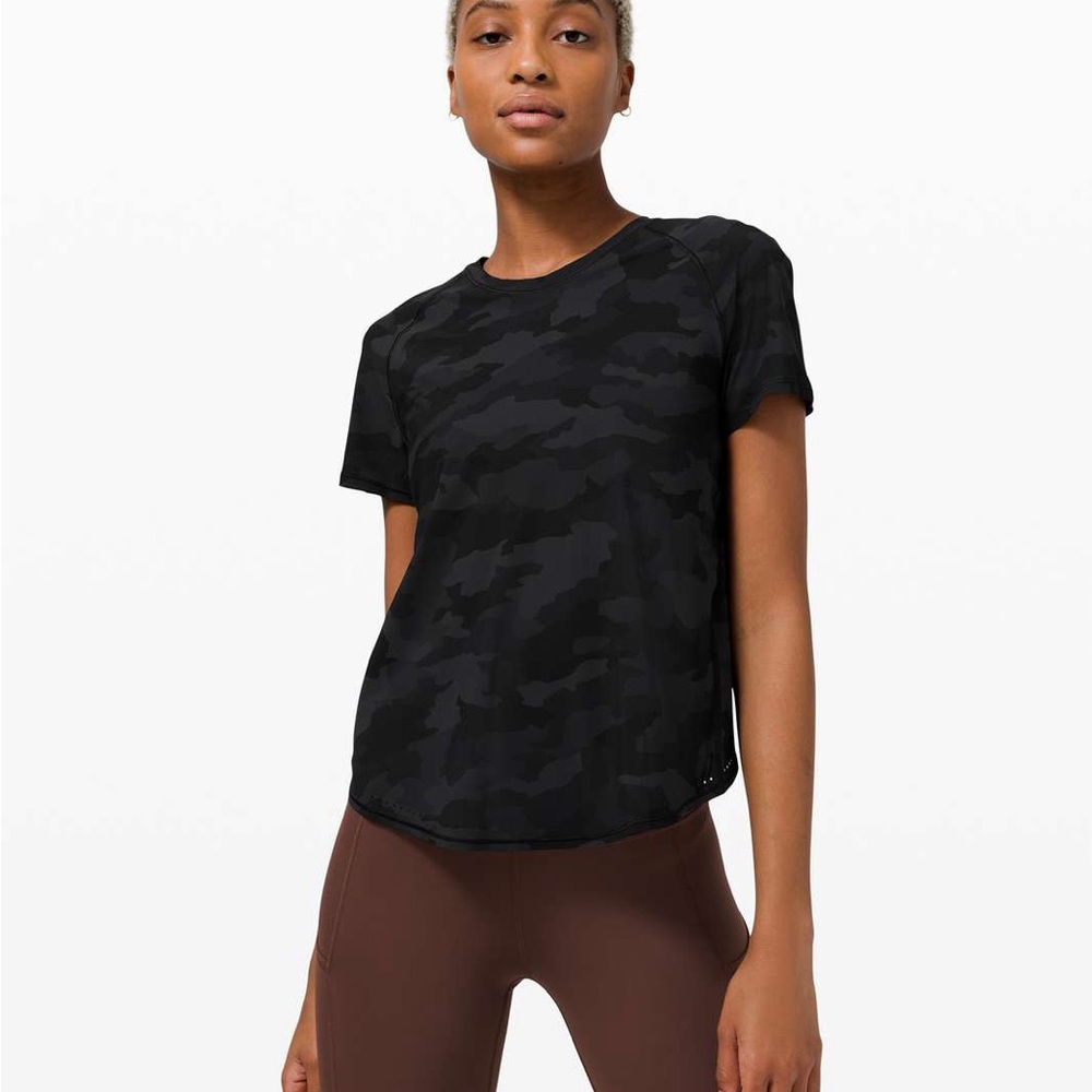 Lululemon Athletica Rise and Run Black Short Sleeve Top with Camo Pattern